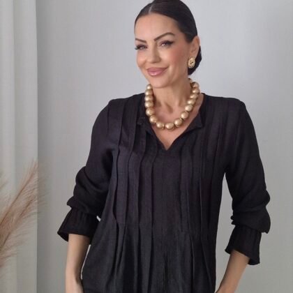 Μαύρη μπλούζα με πιέτες