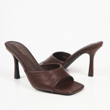 Mules με Λεπτό Τακούνι σε Καφέ Χρώμα