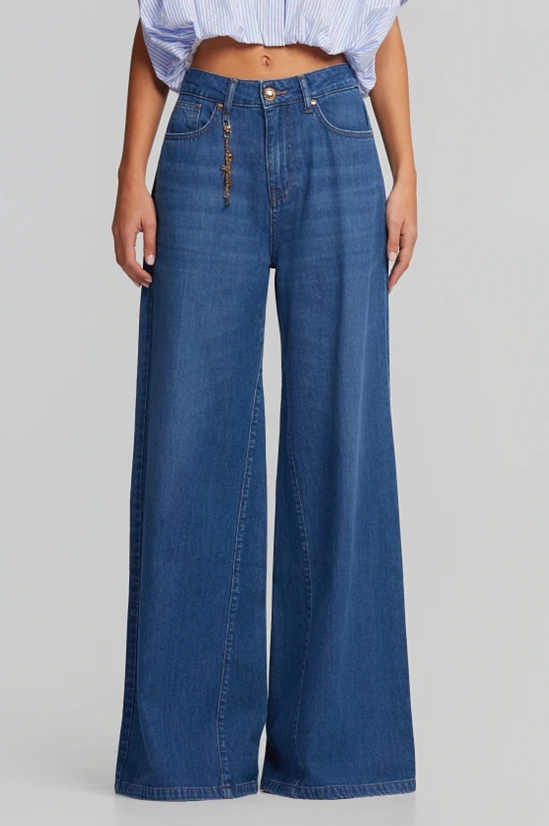 Ψηλόμεσο τζιν παντελόνι σε φαρδιά γραμμή