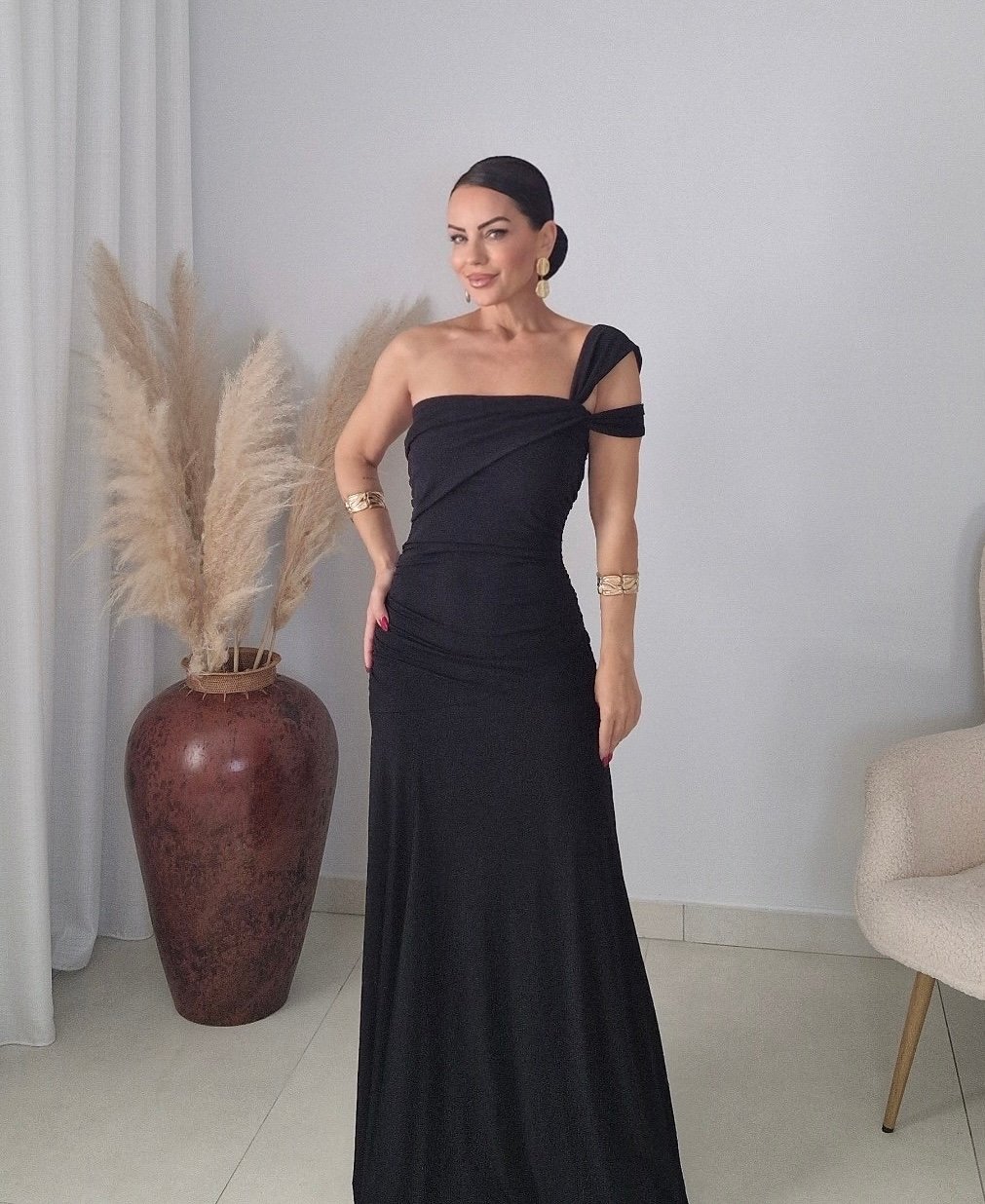 Black Sculpted Elegance Maxi Dress - Image 3