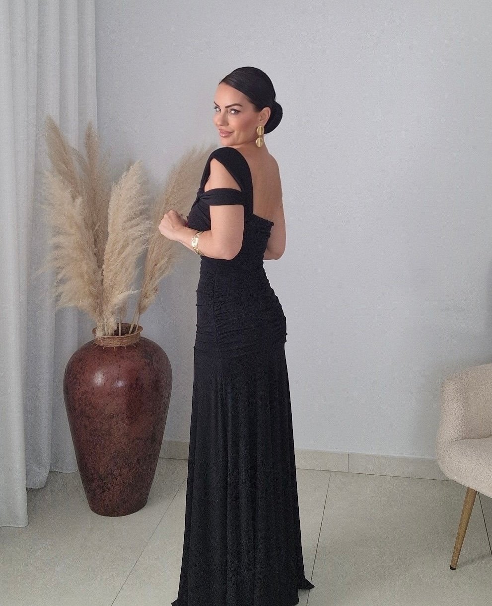 Black Sculpted Elegance Maxi Dress - Image 2